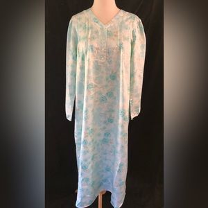 Miss Elaine Ladies Floral Nightshirt/Gown Size Small